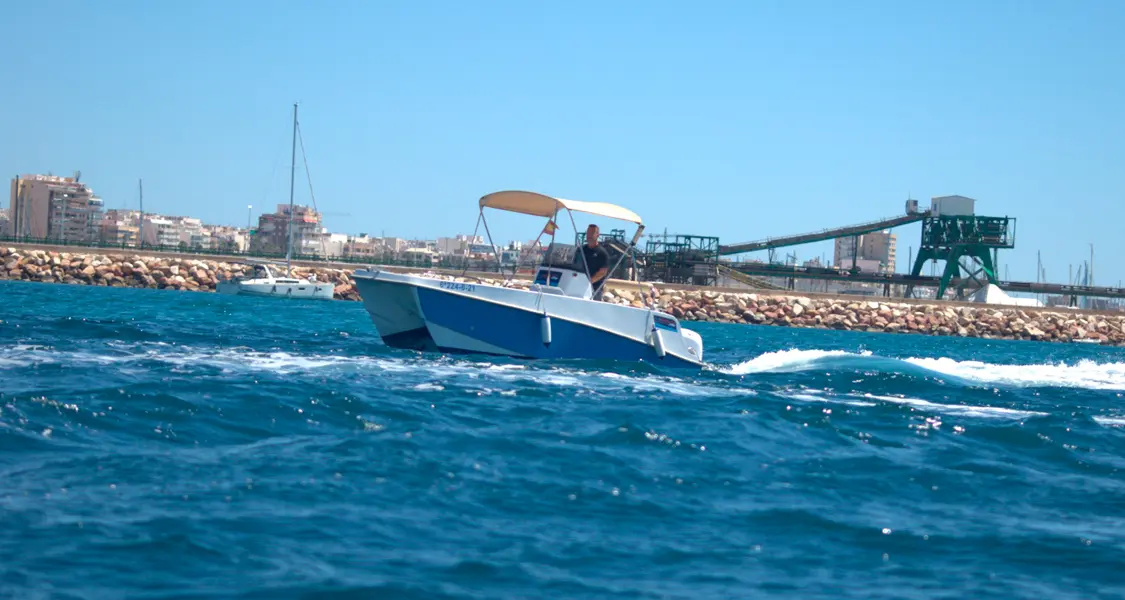 Spacious onboard layout of the license-free catamaran