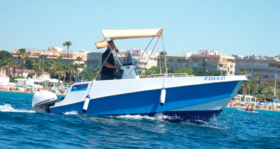 Sailing Torrevieja coast without certification